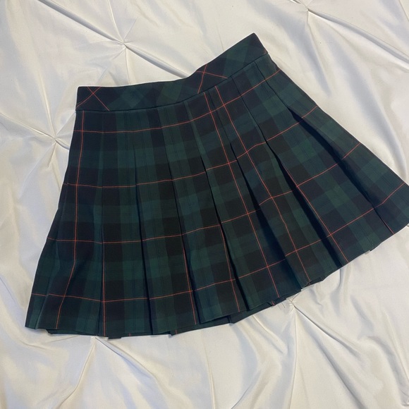 Aritzia, Sunday Best pleated green skirt. - Picture 1 of 2